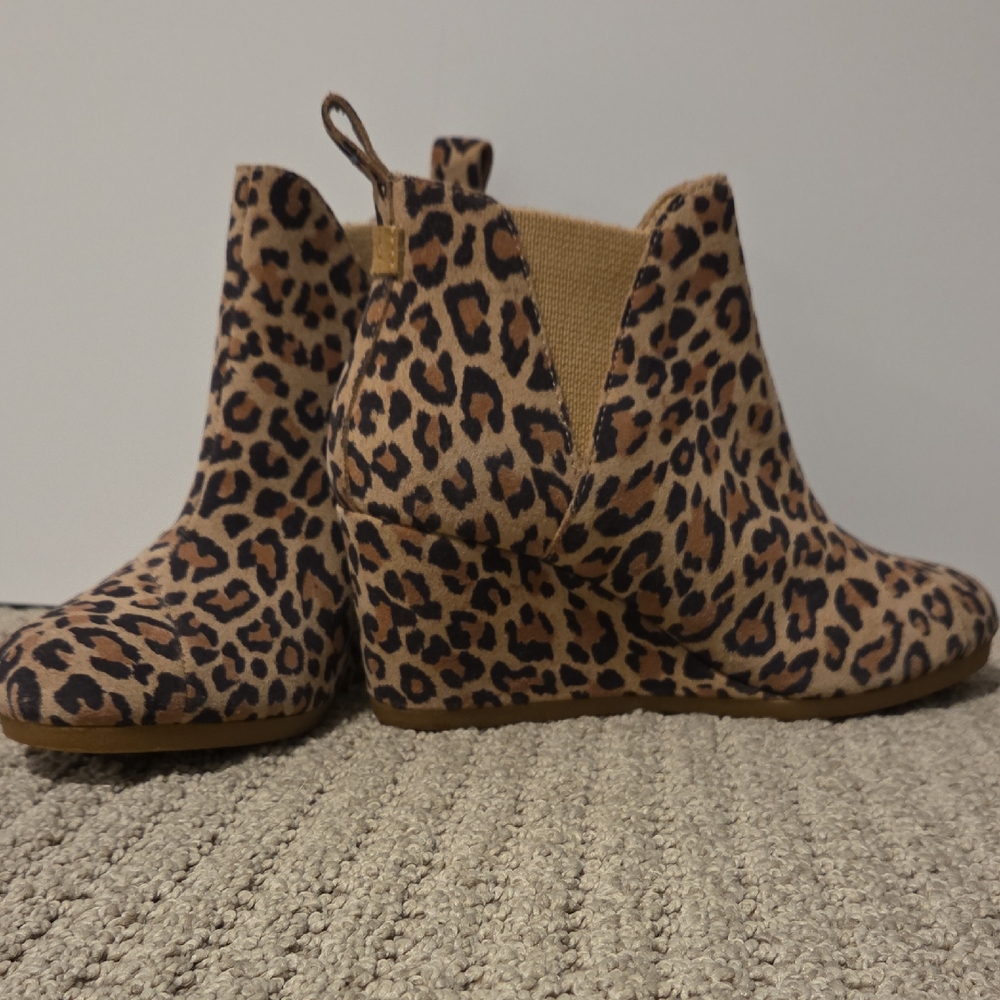 Toms Kelsey Wedge Slip-on Bootie Leopard Sz. 6- Never Worn